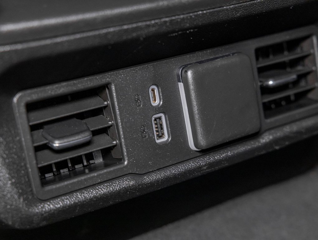 2022 Chevrolet Silverado 1500 in St-Jérôme, Quebec - 32 - w1024h768px