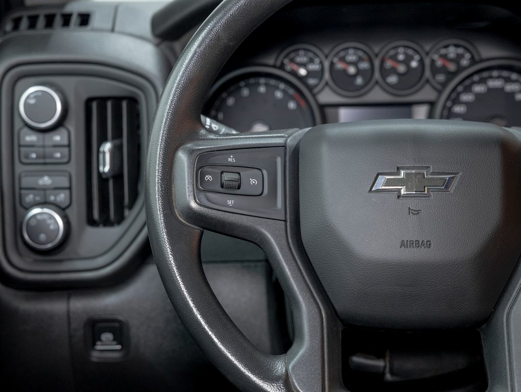 Chevrolet Silverado 1500  2022 à St-Jérôme, Québec - 14 - w1024h768px