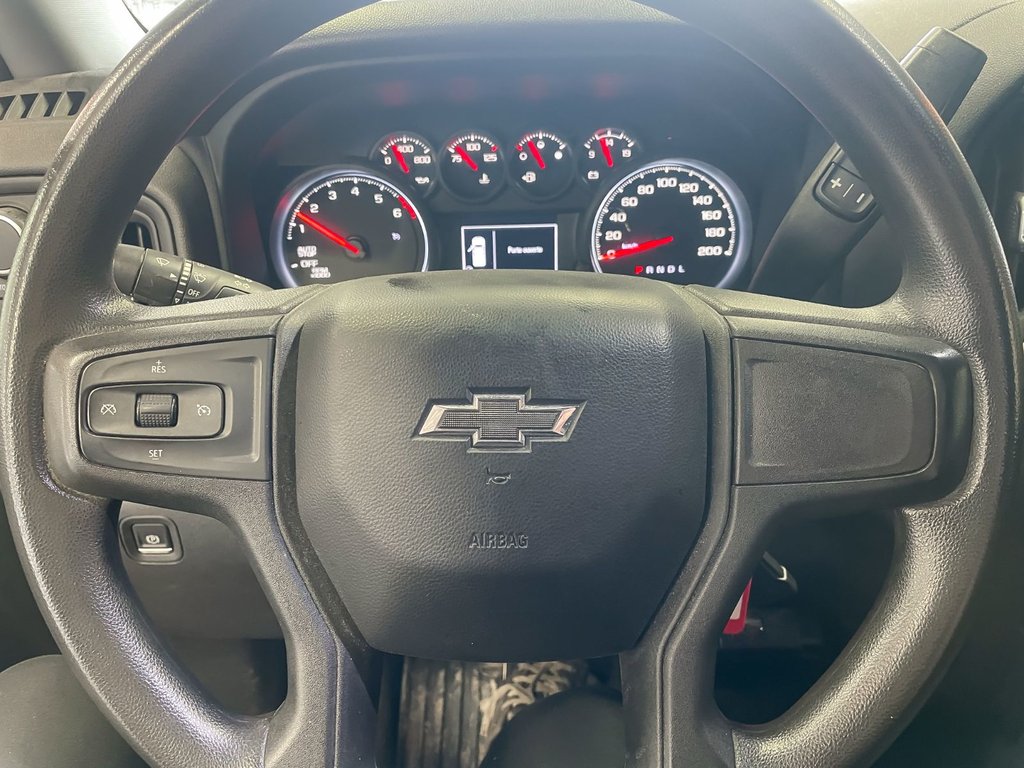 2022 Chevrolet Silverado 1500 in St-Jérôme, Quebec - 14 - w1024h768px