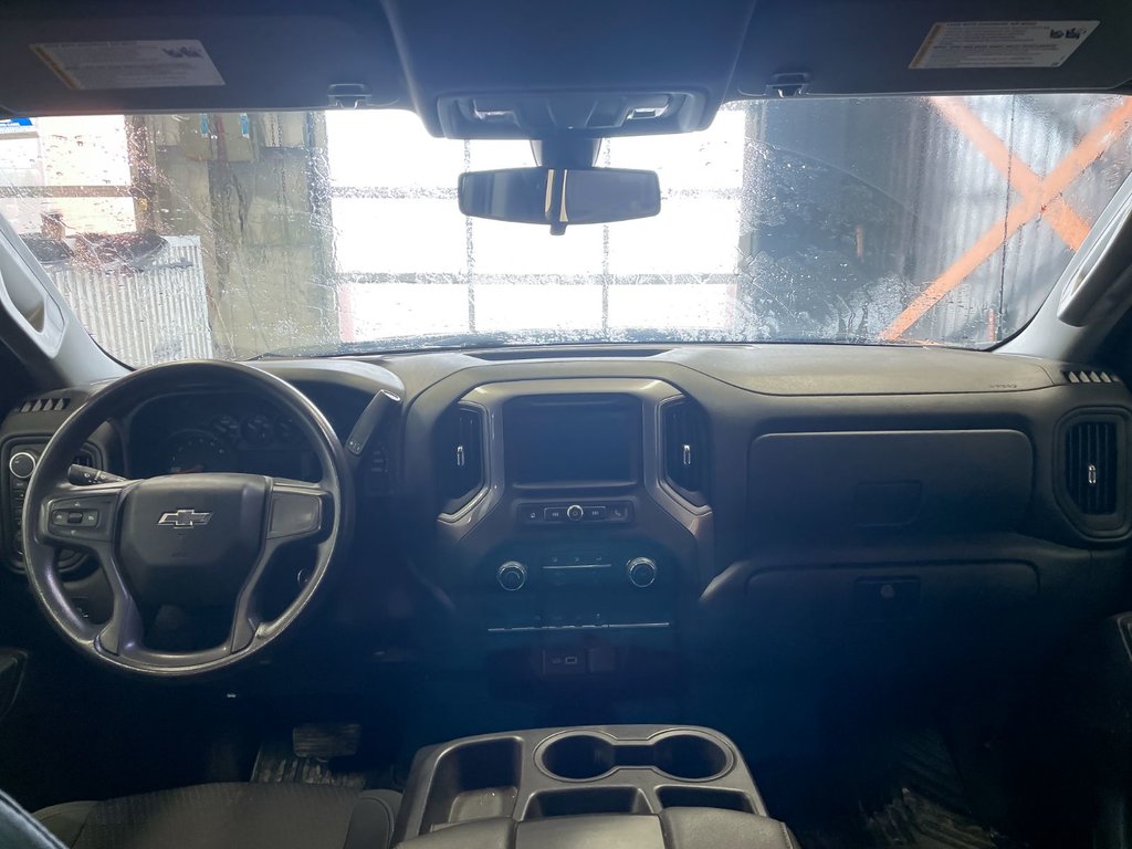 2022 Chevrolet Silverado 1500 in St-Jérôme, Quebec - 10 - w1024h768px