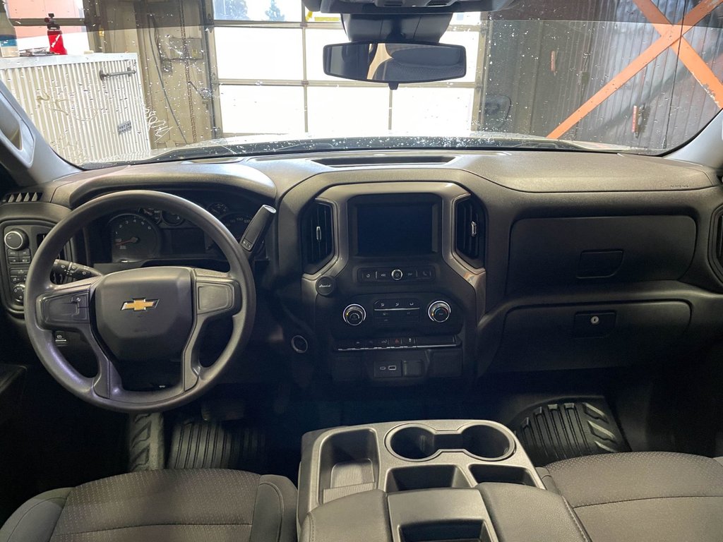 2022 Chevrolet Silverado 1500 in St-Jérôme, Quebec - 10 - w1024h768px