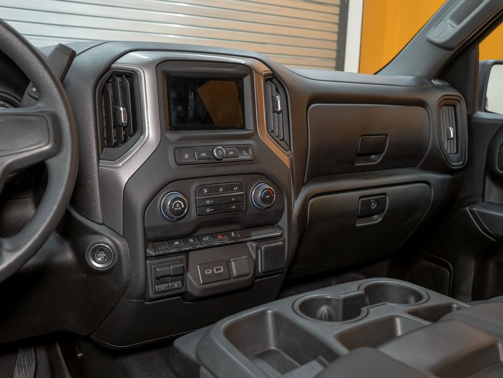 2023 Chevrolet Silverado 1500 in St-Jérôme, Quebec - 17 - w1024h768px