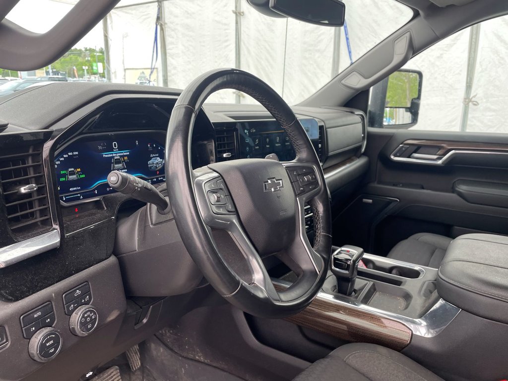 2023 Chevrolet Silverado 1500 in St-Jérôme, Quebec - 4 - w1024h768px