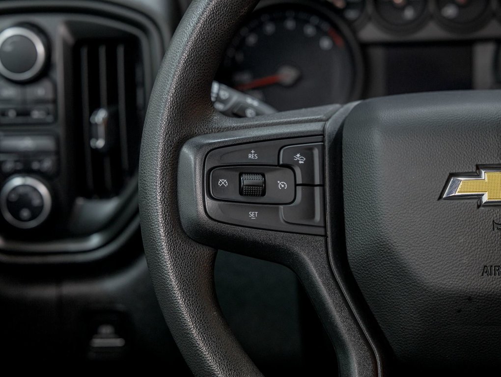 2023 Chevrolet Silverado 1500 in St-Jérôme, Quebec - 14 - w1024h768px