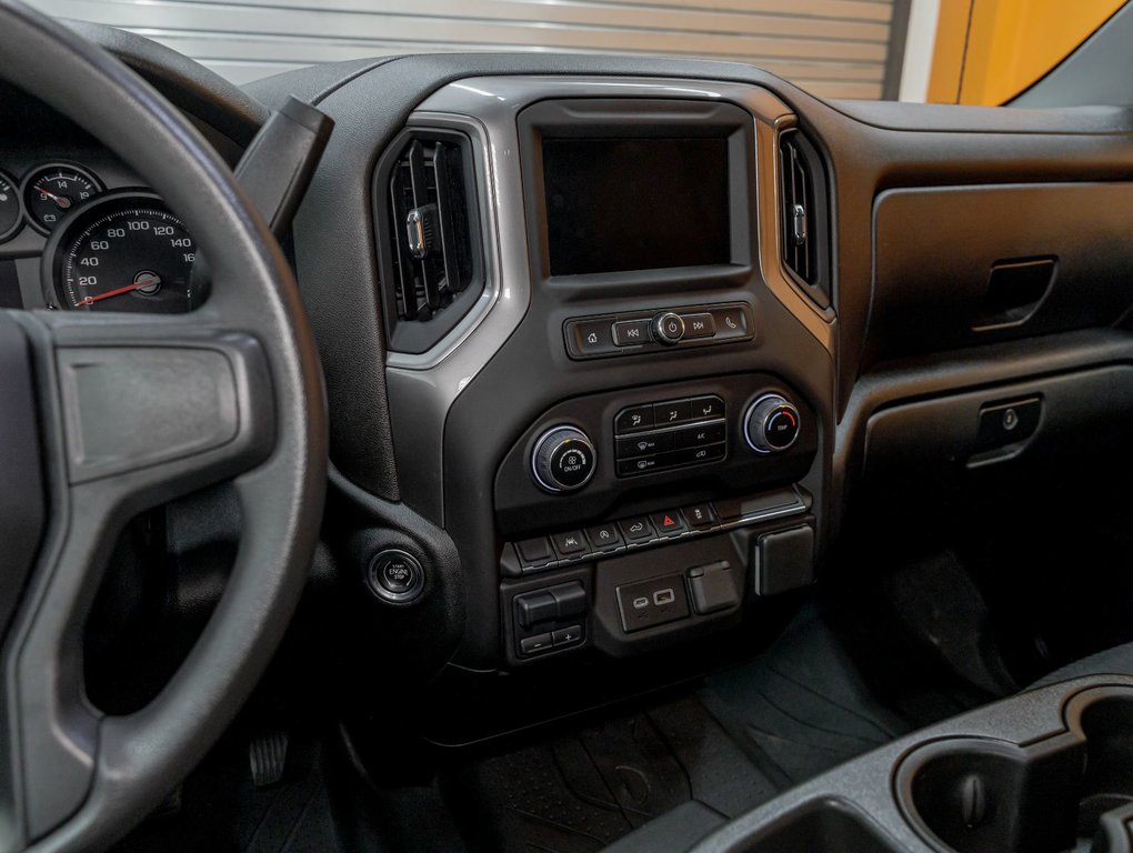 2023 Chevrolet Silverado 1500 in St-Jérôme, Quebec - 17 - w1024h768px