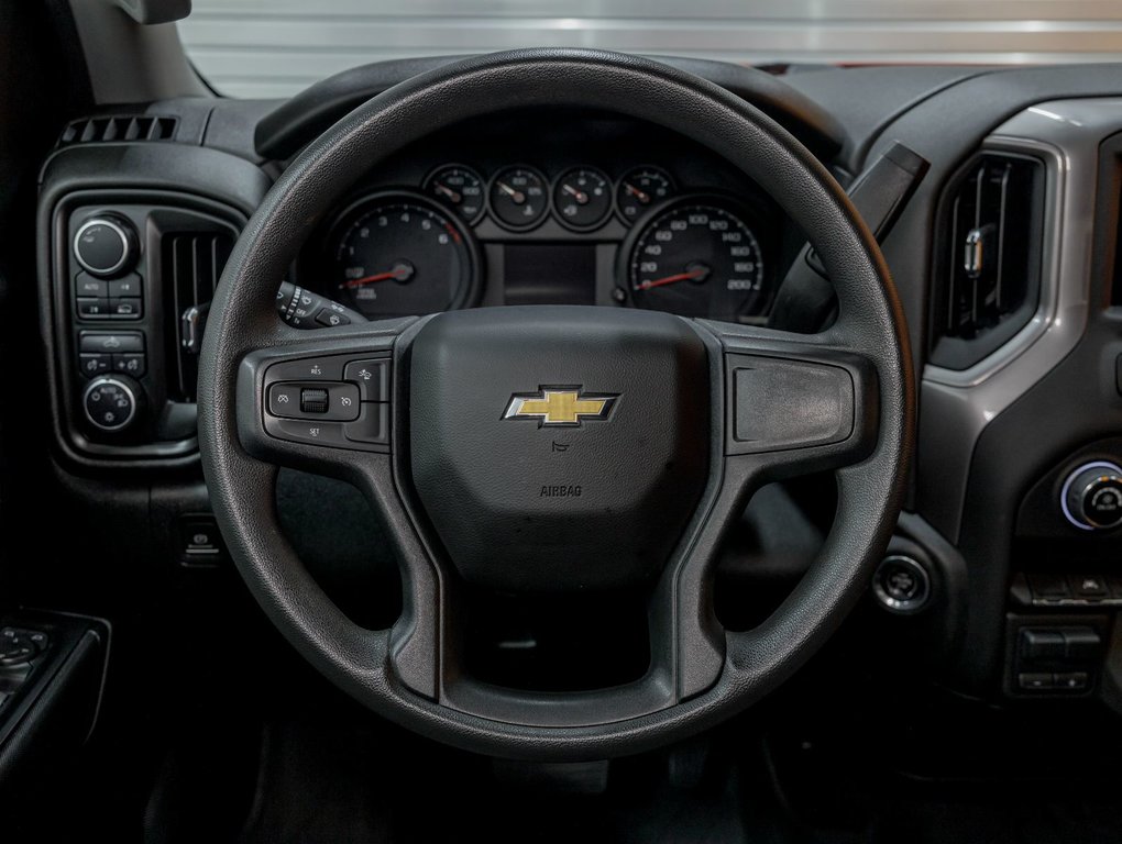 2023 Chevrolet Silverado 1500 in St-Jérôme, Quebec - 12 - w1024h768px