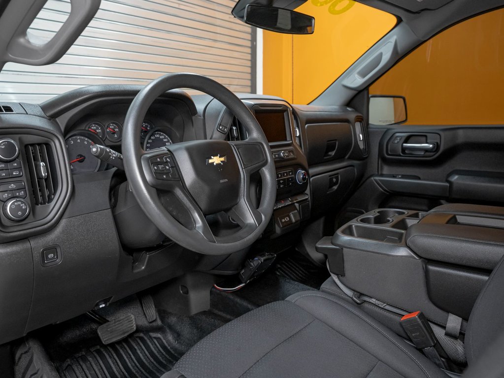 2023 Chevrolet Silverado 1500 in St-Jérôme, Quebec - 2 - w1024h768px