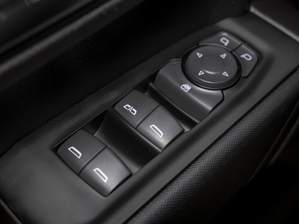 2023 Chevrolet Silverado 1500 in St-Jérôme, Quebec - 22 - w1024h768px
