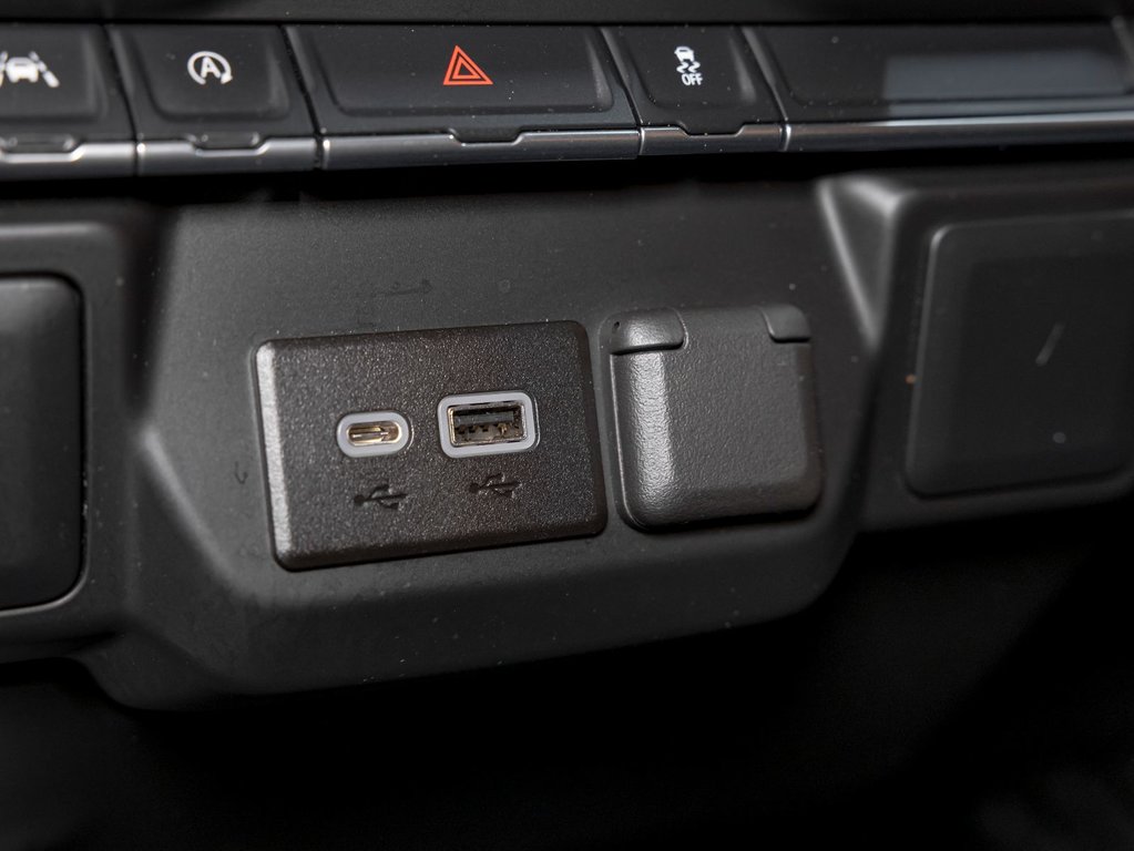2023 Chevrolet Silverado 1500 in St-Jérôme, Quebec - 20 - w1024h768px