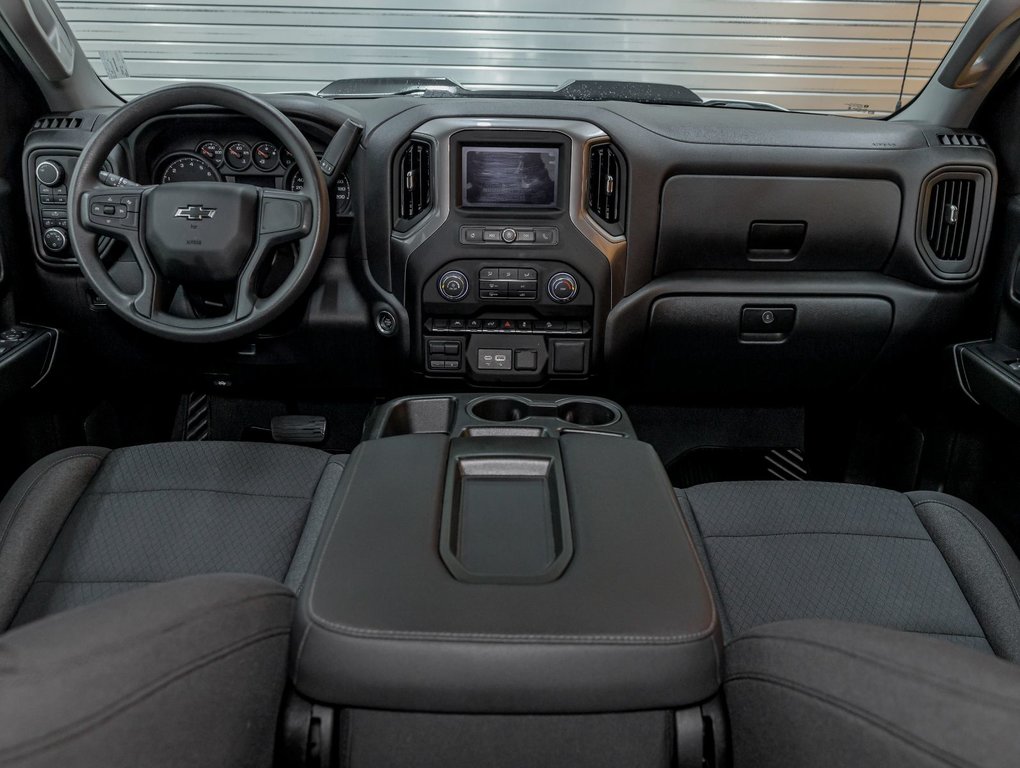 Chevrolet Silverado 1500  2023 à St-Jérôme, Québec - 11 - w1024h768px