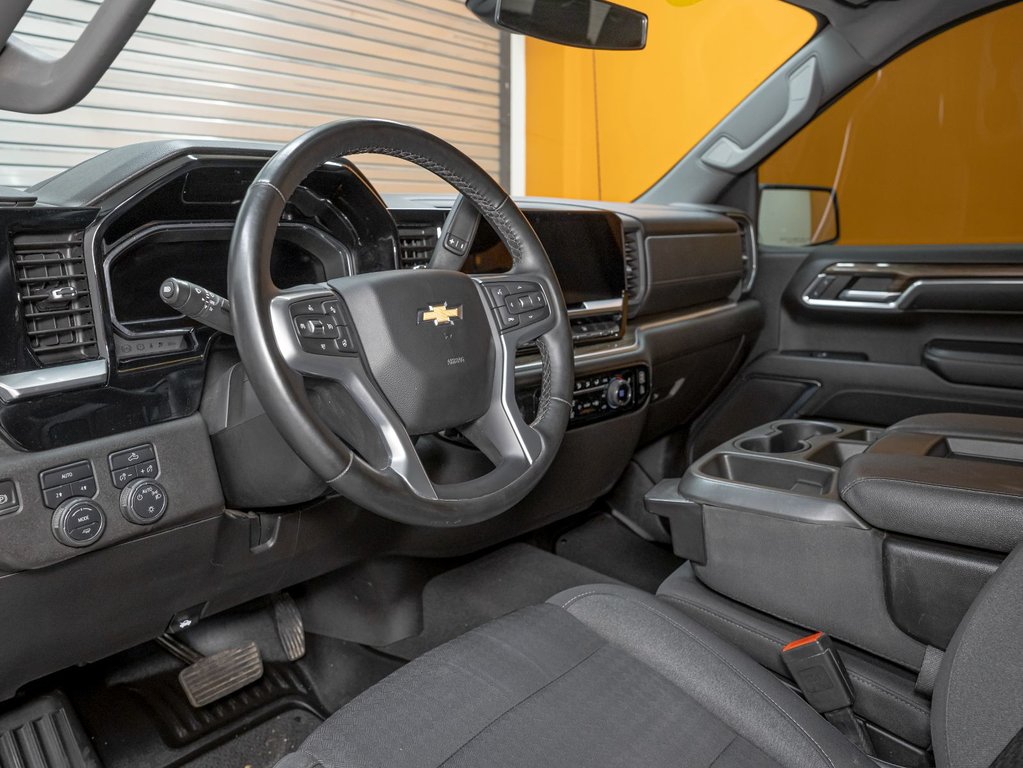 2023 Chevrolet Silverado 1500 in St-Jérôme, Quebec - 2 - w1024h768px