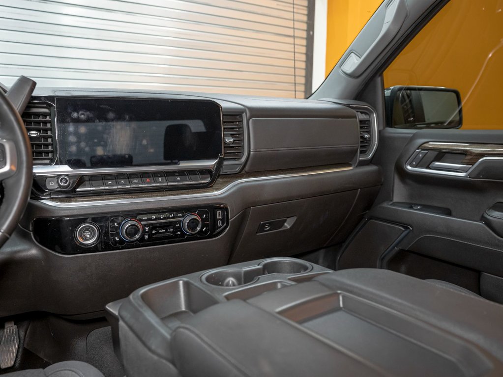 2023 Chevrolet Silverado 1500 in St-Jérôme, Quebec - 20 - w1024h768px