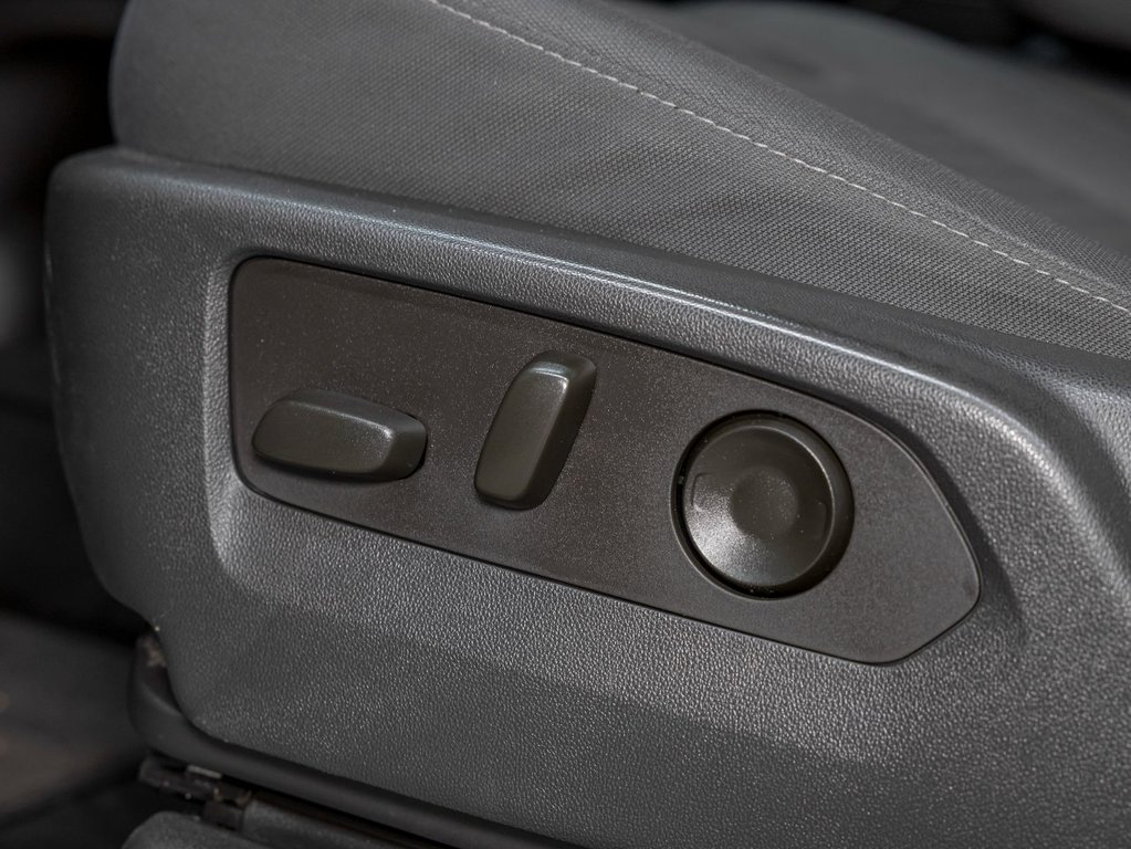 2023 Chevrolet Silverado 1500 in St-Jérôme, Quebec - 24 - w1024h768px