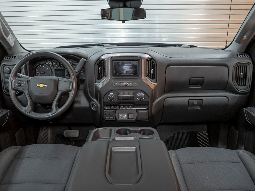 Chevrolet Silverado 1500  2023 à St-Jérôme, Québec - 11 - w1024h768px