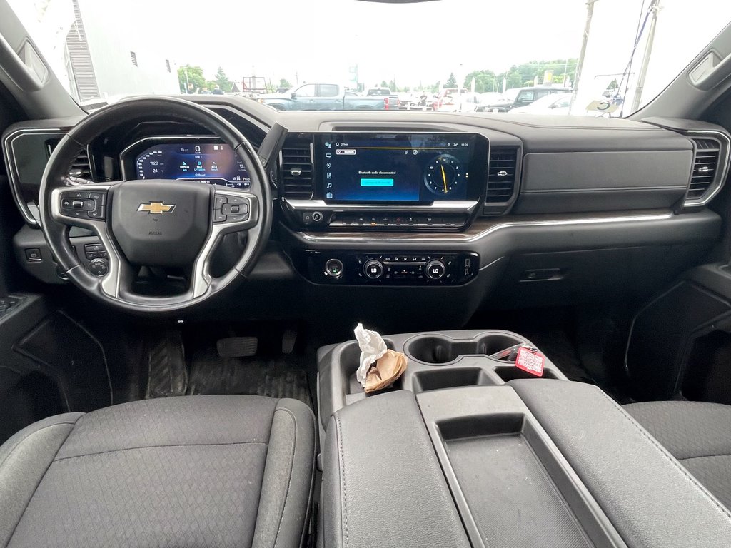 Chevrolet Silverado 1500  2023 à St-Jérôme, Québec - 10 - w1024h768px