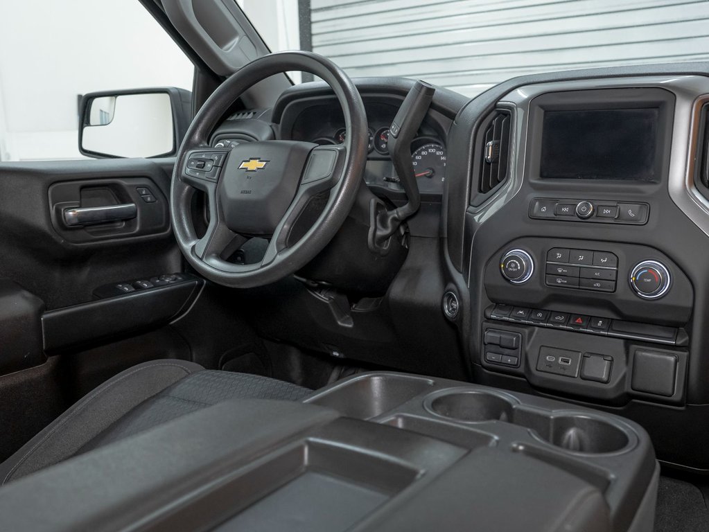 Chevrolet Silverado 1500  2023 à St-Jérôme, Québec - 16 - w1024h768px