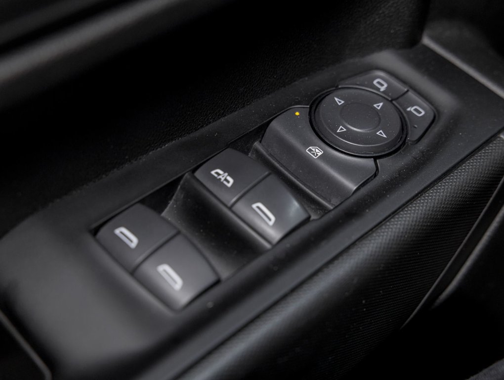 2023 Chevrolet Silverado 1500 in St-Jérôme, Quebec - 26 - w1024h768px