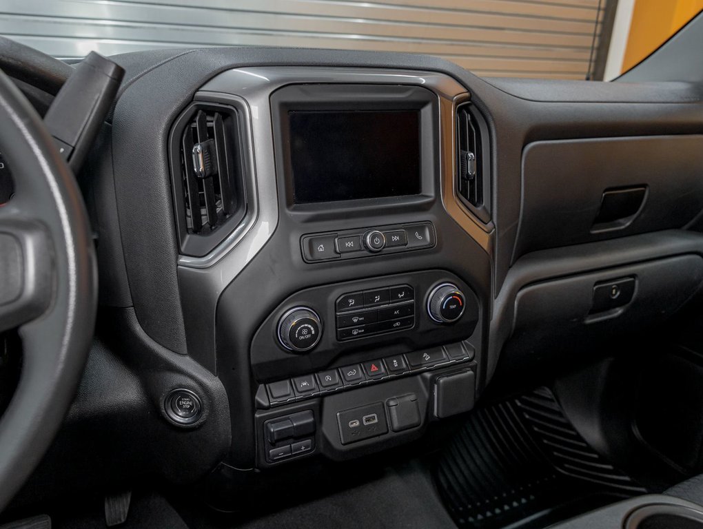 2023 Chevrolet Silverado 1500 in St-Jérôme, Quebec - 17 - w1024h768px