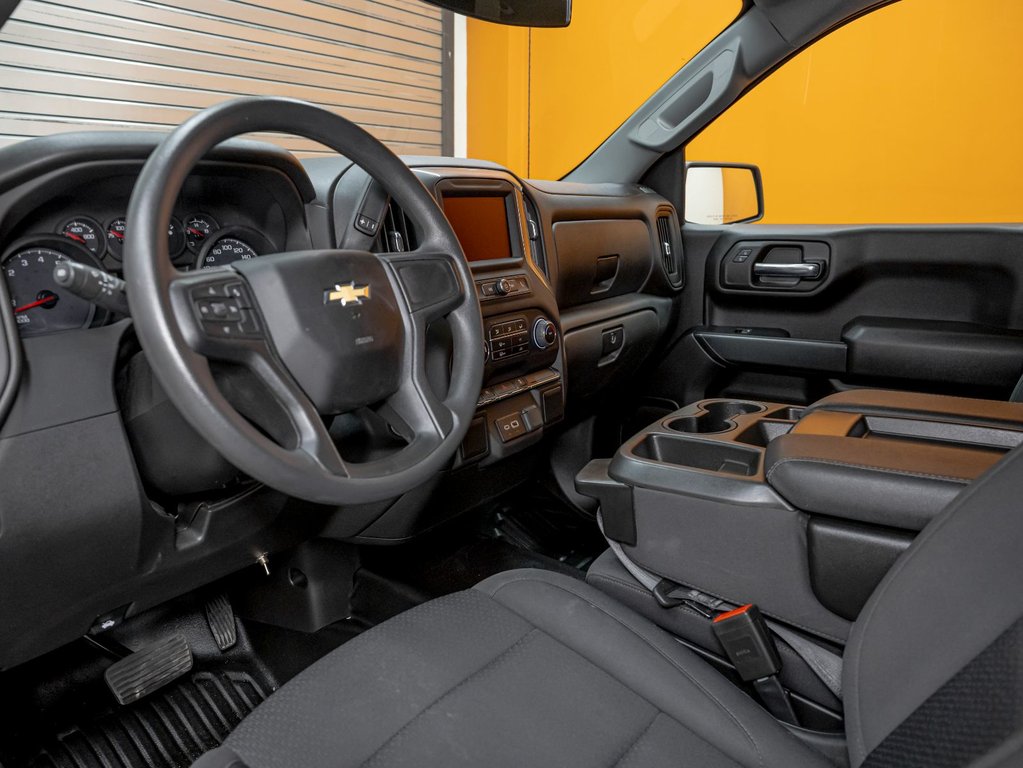 2023 Chevrolet Silverado 1500 in St-Jérôme, Quebec - 2 - w1024h768px