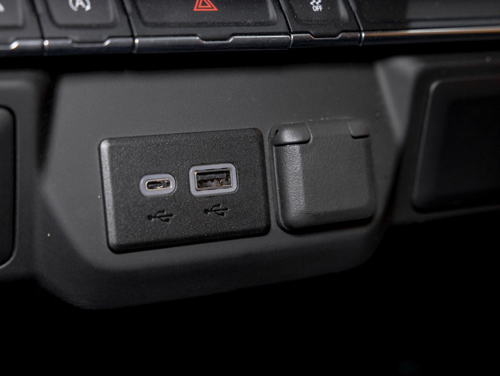 2023 Chevrolet Silverado 1500 in St-Jérôme, Quebec - 25 - w1024h768px