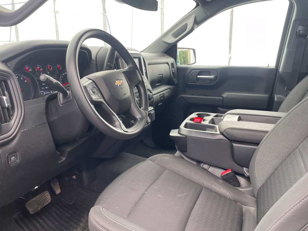 2023 Chevrolet Silverado 1500 in St-Jérôme, Quebec - 3 - w1024h768px