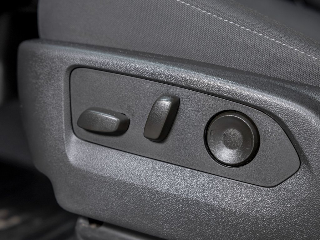 2023 Chevrolet Silverado 1500 in St-Jérôme, Quebec - 28 - w1024h768px