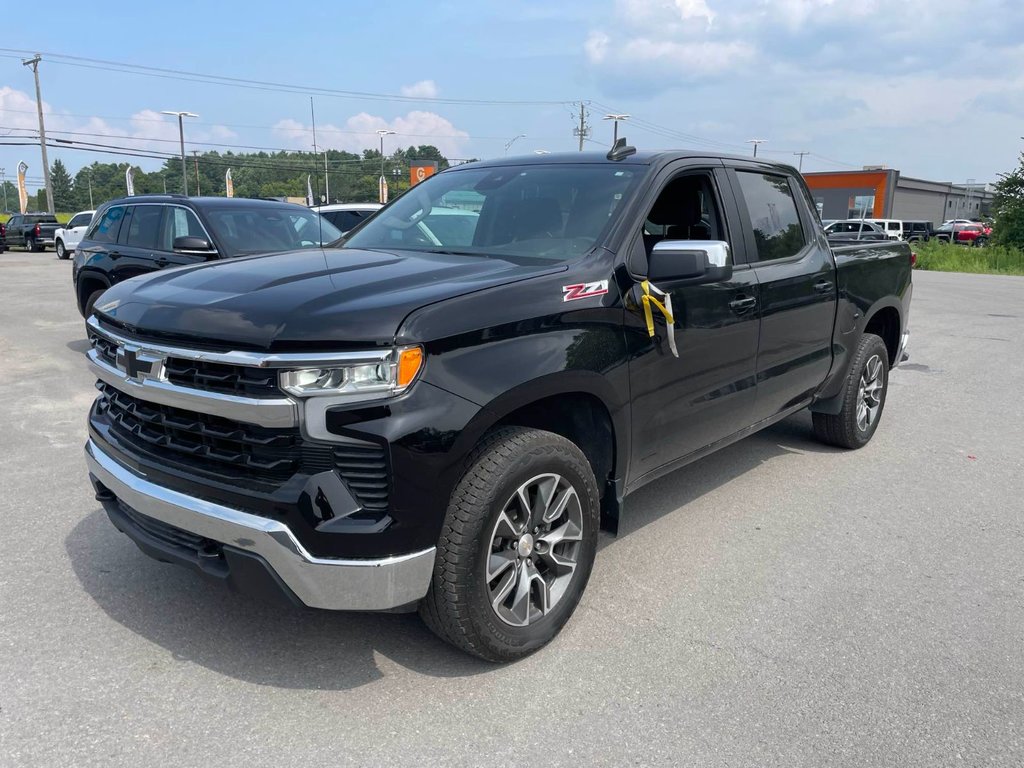 Chevrolet Silverado 1500  2023 à St-Jérôme, Québec - 1 - w1024h768px