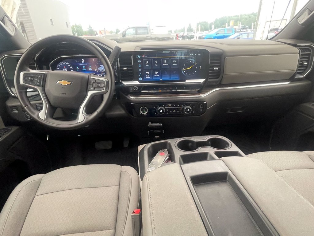 2023 Chevrolet Silverado 1500 in St-Jérôme, Quebec - 10 - w1024h768px