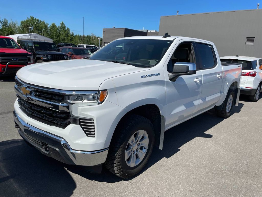 Chevrolet Silverado 1500  2023 à St-Jérôme, Québec - 1 - w1024h768px
