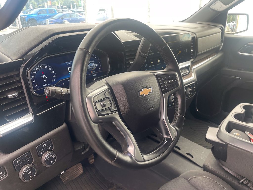 Chevrolet Silverado 1500  2023 à St-Jérôme, Québec - 3 - w1024h768px