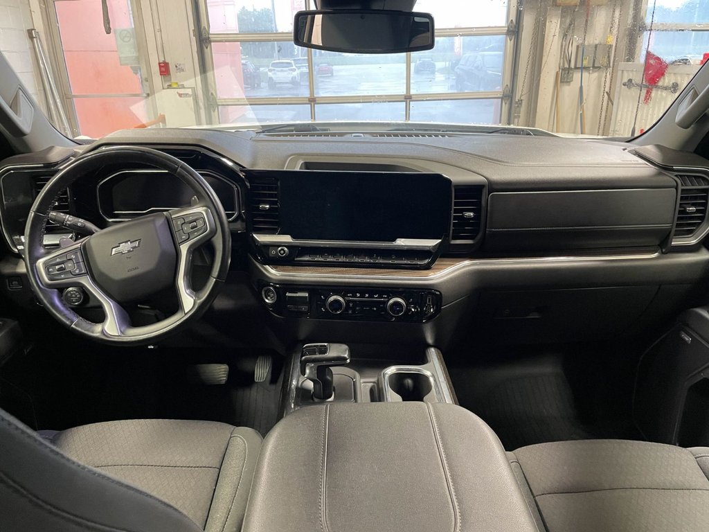 2023 Chevrolet Silverado 1500 in St-Jérôme, Quebec - 12 - w1024h768px