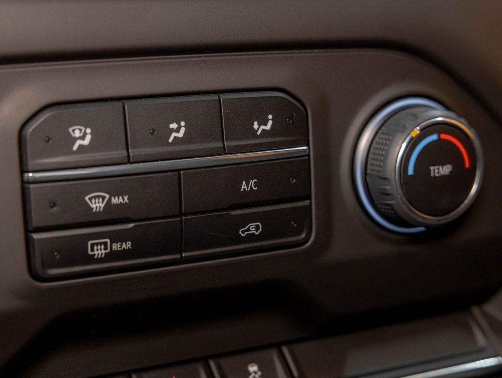 2023 Chevrolet Silverado 1500 in St-Jérôme, Quebec - 18 - w1024h768px