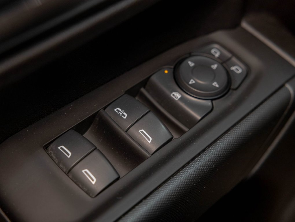 2023 Chevrolet Silverado 1500 in St-Jérôme, Quebec - 27 - w1024h768px
