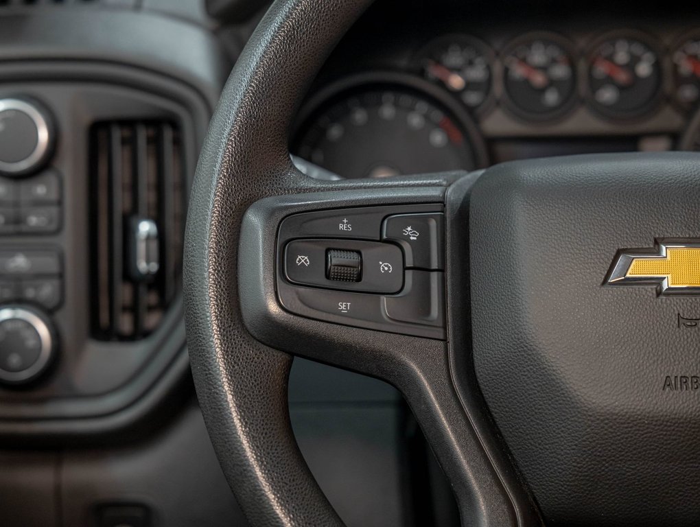2023 Chevrolet Silverado 1500 in St-Jérôme, Quebec - 14 - w1024h768px