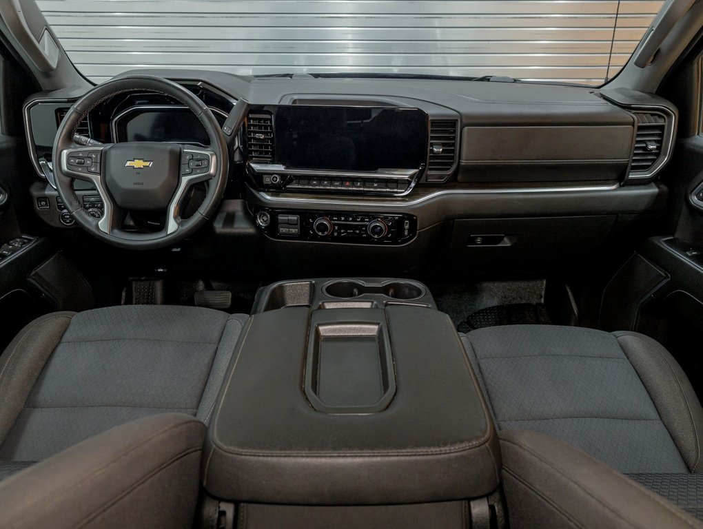 2023 Chevrolet Silverado 1500 in St-Jérôme, Quebec - 11 - w1024h768px