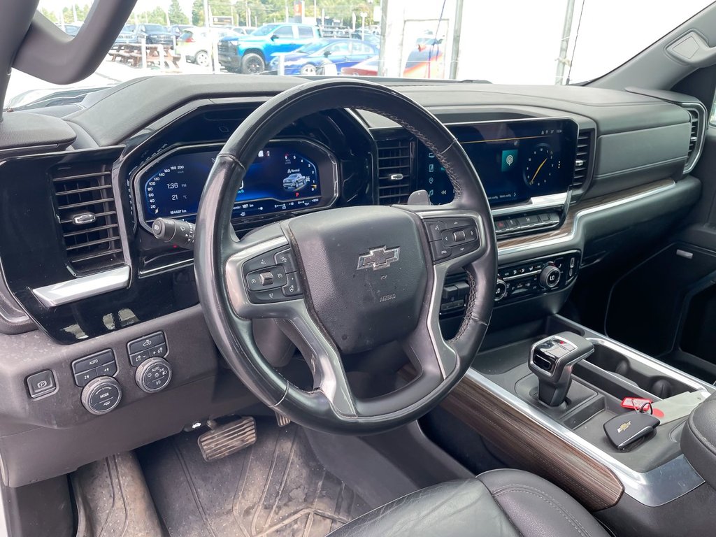 Chevrolet Silverado 1500  2023 à St-Jérôme, Québec - 5 - w1024h768px