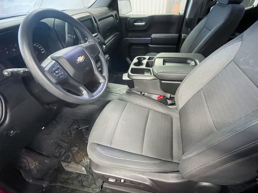 2023 Chevrolet Silverado 1500 in St-Jérôme, Quebec - 3 - w1024h768px
