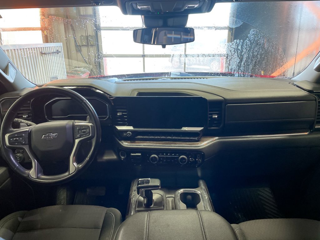 Chevrolet Silverado 1500  2023 à St-Jérôme, Québec - 12 - w1024h768px