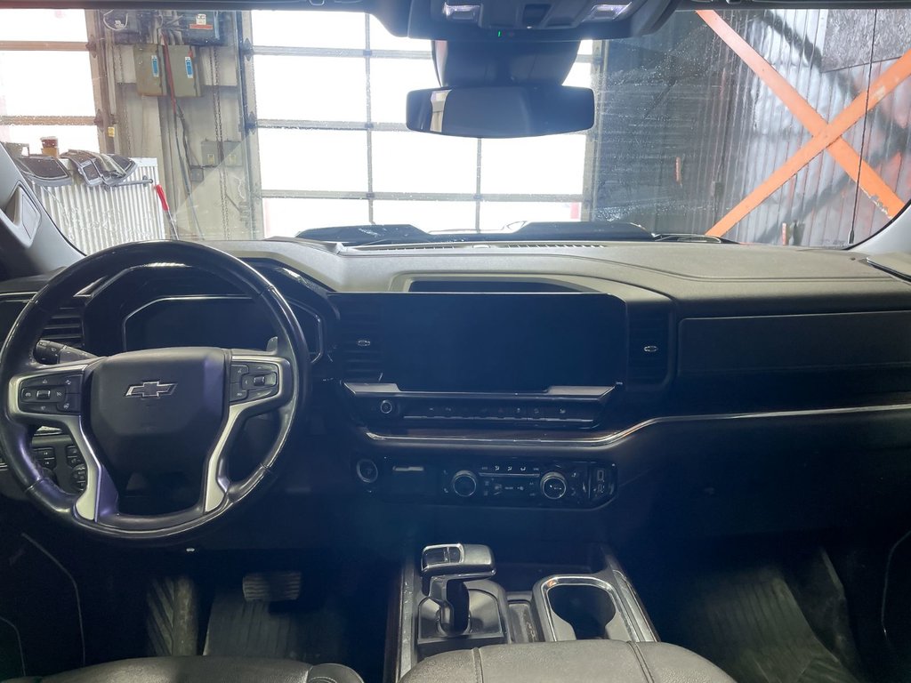 2023 Chevrolet Silverado 1500 in St-Jérôme, Quebec - 12 - w1024h768px