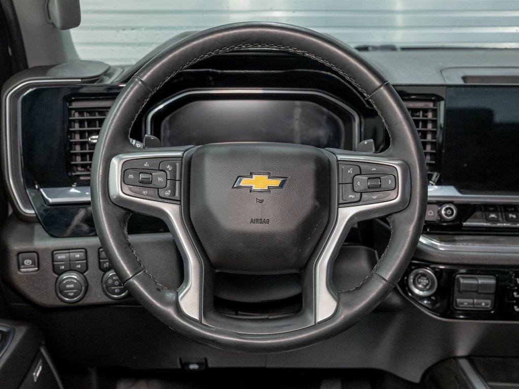 Chevrolet Silverado 1500  2023 à St-Jérôme, Québec - 14 - w1024h768px