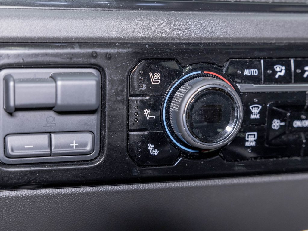 2023 Chevrolet Silverado 1500 in St-Jérôme, Quebec - 18 - w1024h768px