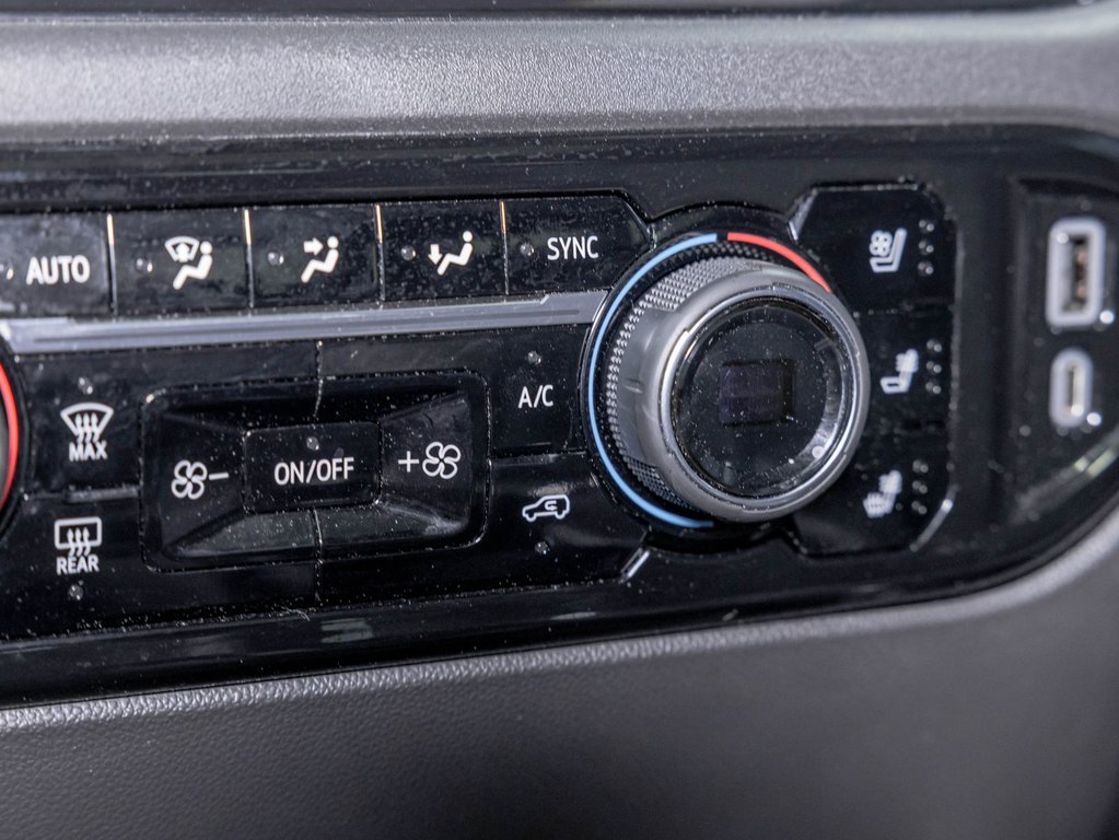 2023 Chevrolet Silverado 1500 in St-Jérôme, Quebec - 23 - w1024h768px