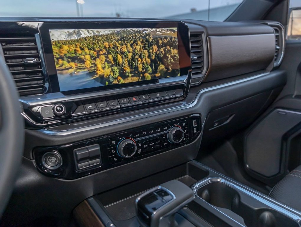 2024 Chevrolet Silverado 1500 in St-Jérôme, Quebec - 26 - w1024h768px