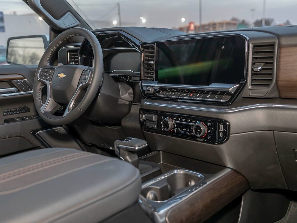 2024 Chevrolet Silverado 1500 in St-Jérôme, Quebec - 39 - w1024h768px