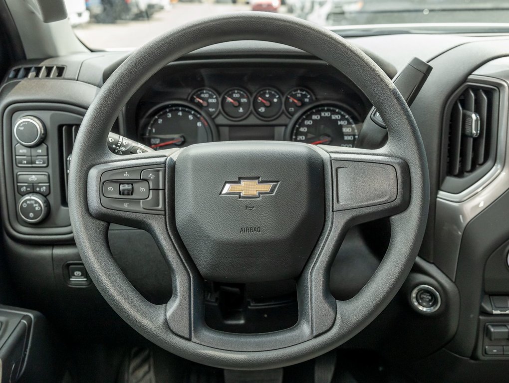 Chevrolet Silverado 1500  2024 à St-Jérôme, Québec - 13 - w1024h768px