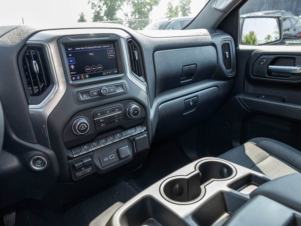 Chevrolet Silverado 1500  2024 à St-Jérôme, Québec - 17 - w1024h768px