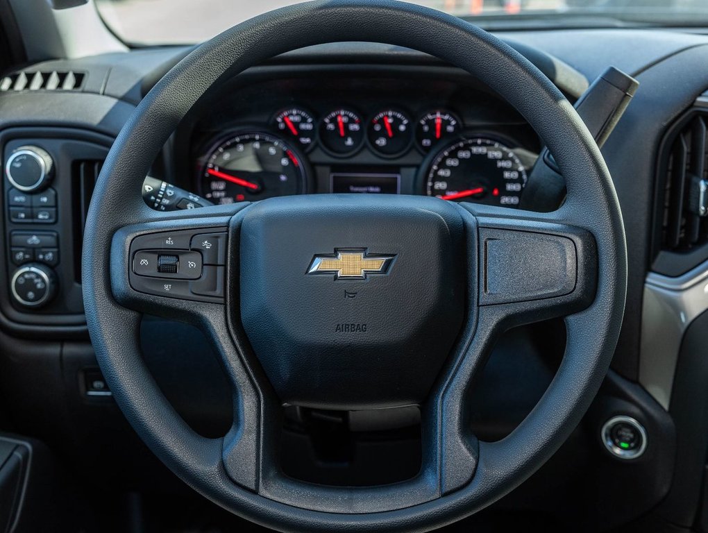 Chevrolet Silverado 1500  2024 à St-Jérôme, Québec - 15 - w1024h768px