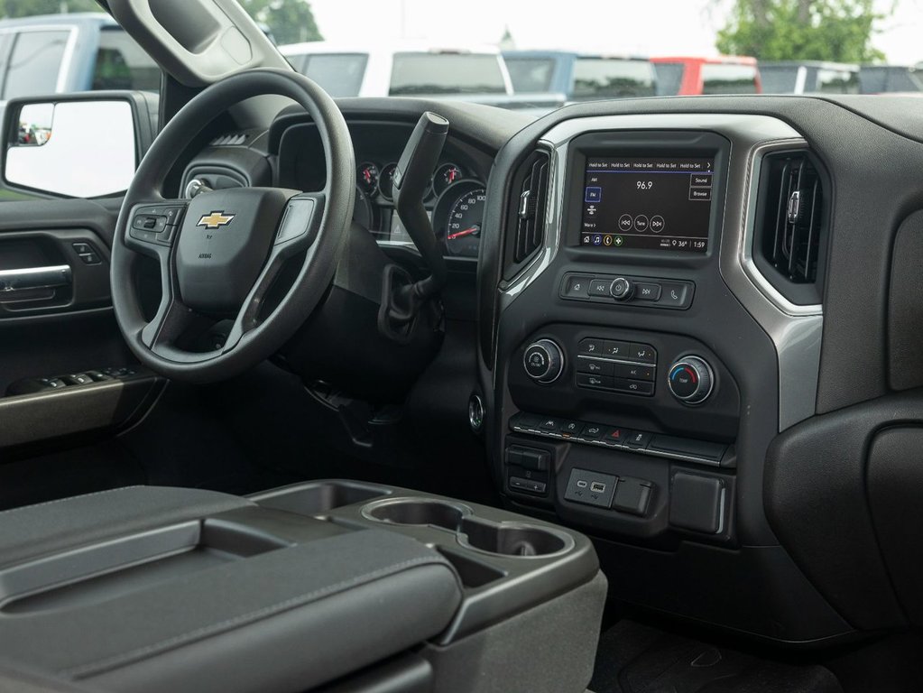 2024 Chevrolet Silverado 1500 in St-Jérôme, Quebec - 28 - w1024h768px