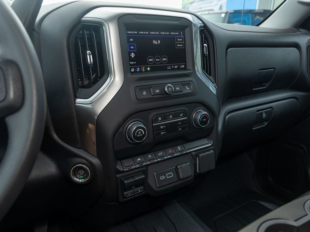 2024 Chevrolet Silverado 1500 in St-Jérôme, Quebec - 18 - w1024h768px