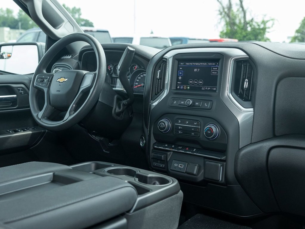 2024 Chevrolet Silverado 1500 in St-Jérôme, Quebec - 29 - w1024h768px